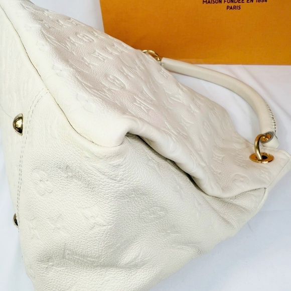 LV Cream Empreinte Artsy MM - Picture 12 of 16